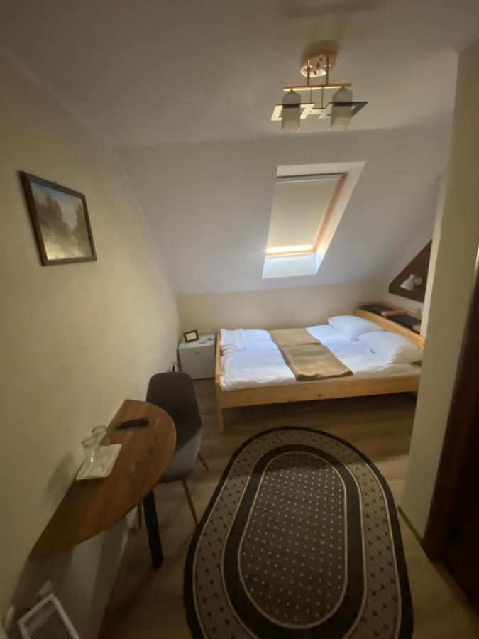 Gradics Panzio Hotel Siculeni ภายนอก รูปภาพ